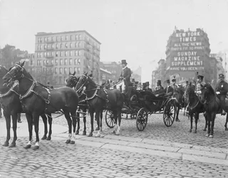 La procession associée à la dédicace du tombeau de Grant sur Riverside Drive, probablement le 27 avril 1897, New York